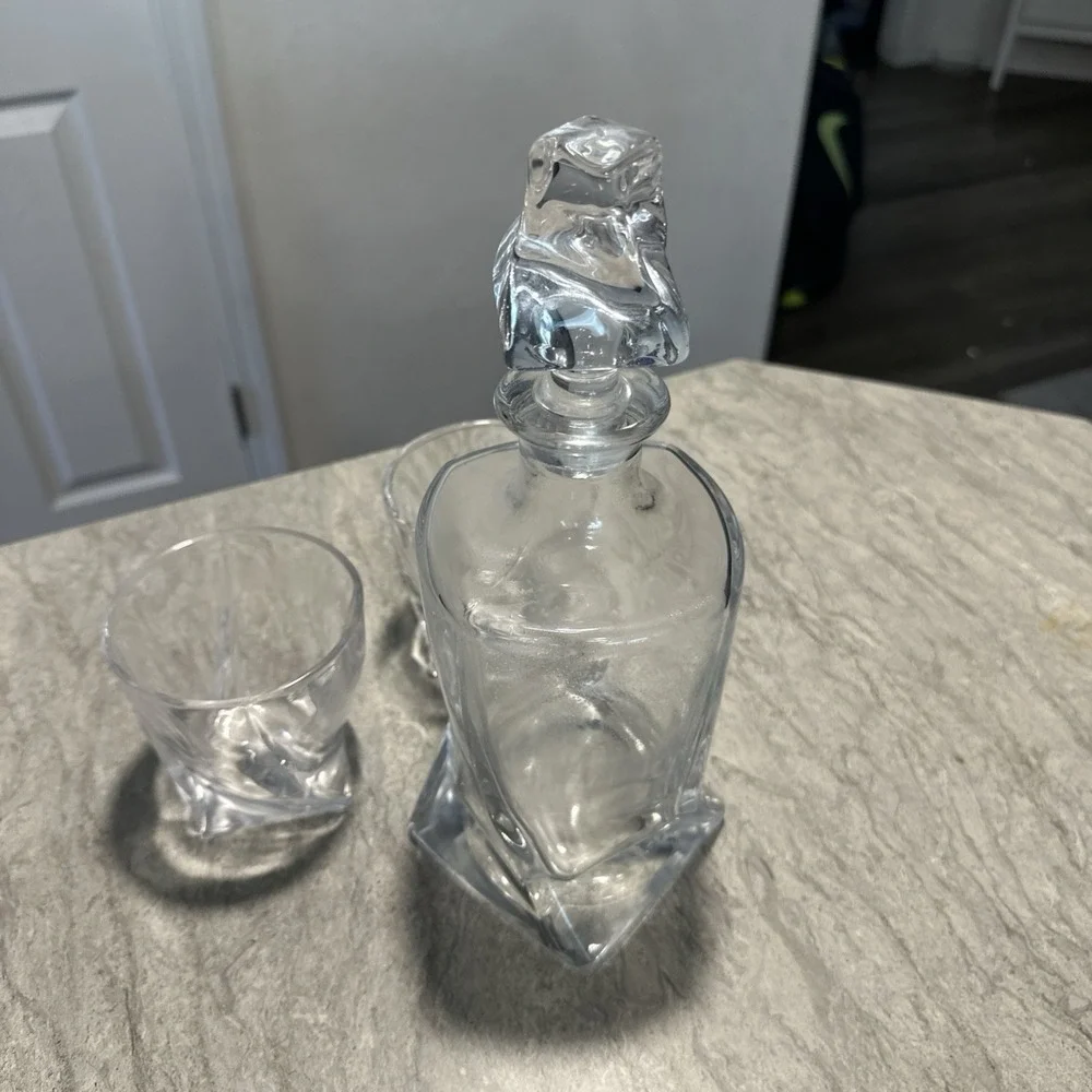 Elegant Glass Decanter w/Stopper Clear Twisted Wave Barware Art Deco MCM 11
